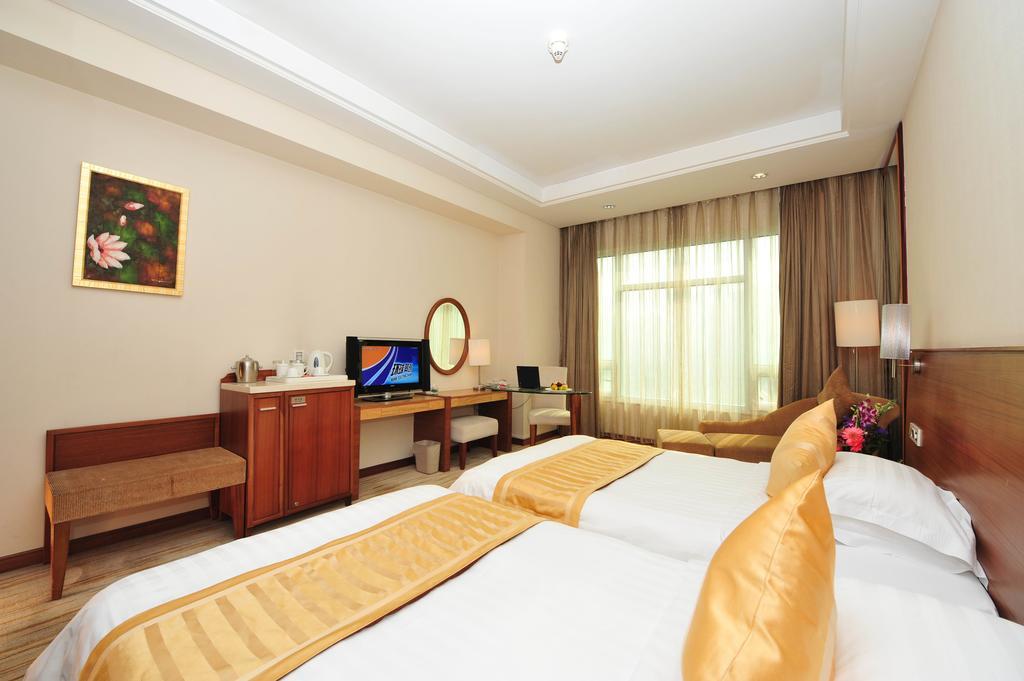 Ramada Plaza Guangzhou Hotel Room photo