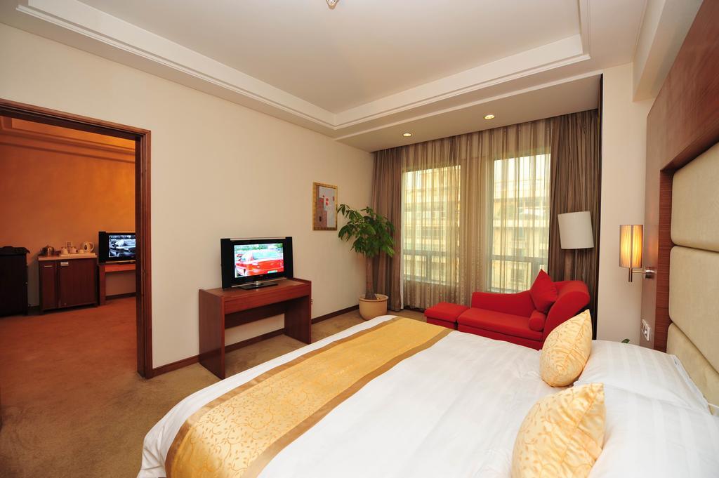 Ramada Plaza Guangzhou Hotel Room photo