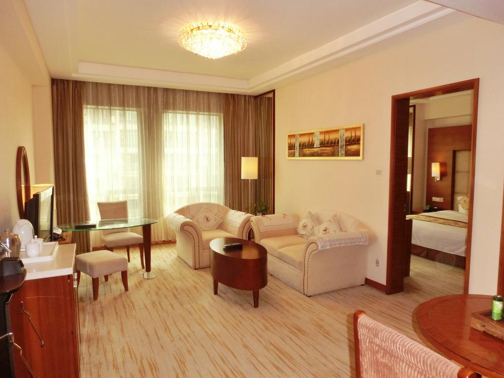 Ramada Plaza Guangzhou Hotel Room photo
