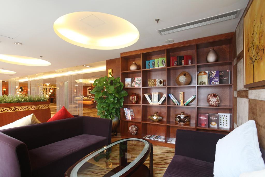 Ramada Plaza Guangzhou Hotel Exterior photo